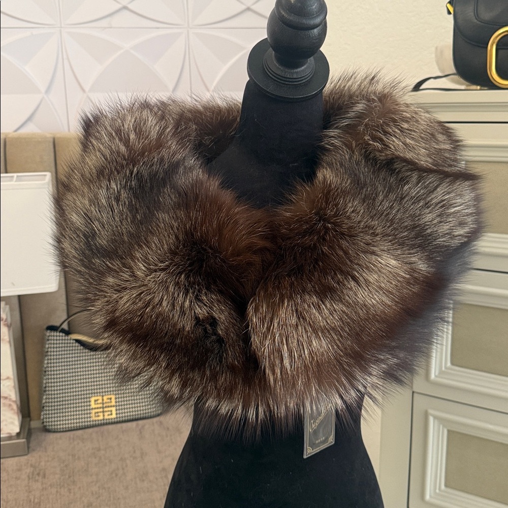 SAGA FOX FUR collar scarf